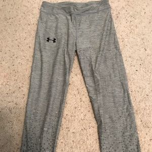 under armor cropped gray heathered leggings
